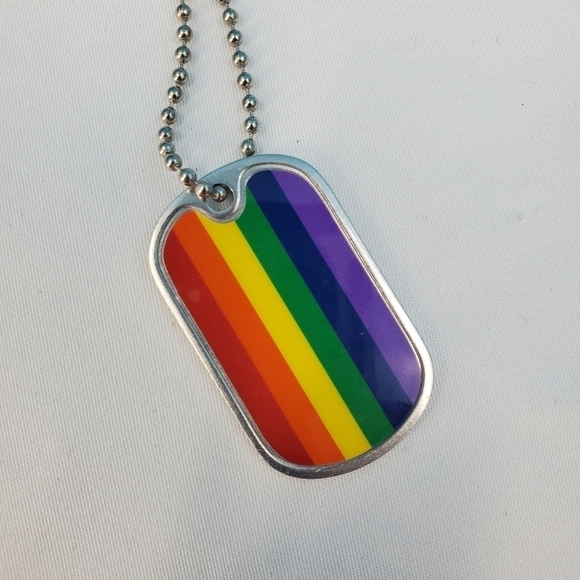 Rainbow ๐ dogtag necklace new in package - Picture 3 of 8